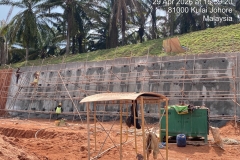 1-team-soil-nail-dah-habis-drilling-dgn-grouting.sekarang-dismantel-staging-29042026